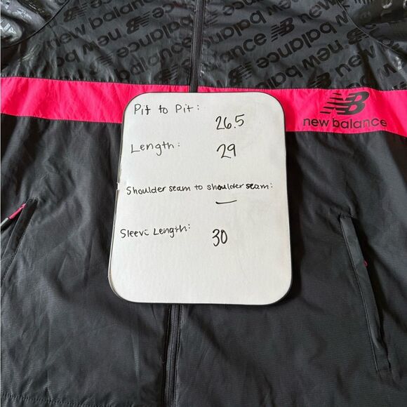 New Balance Zip Up Hooded Windbreaker Jacket in Black/Pink - Picture 7 of 7